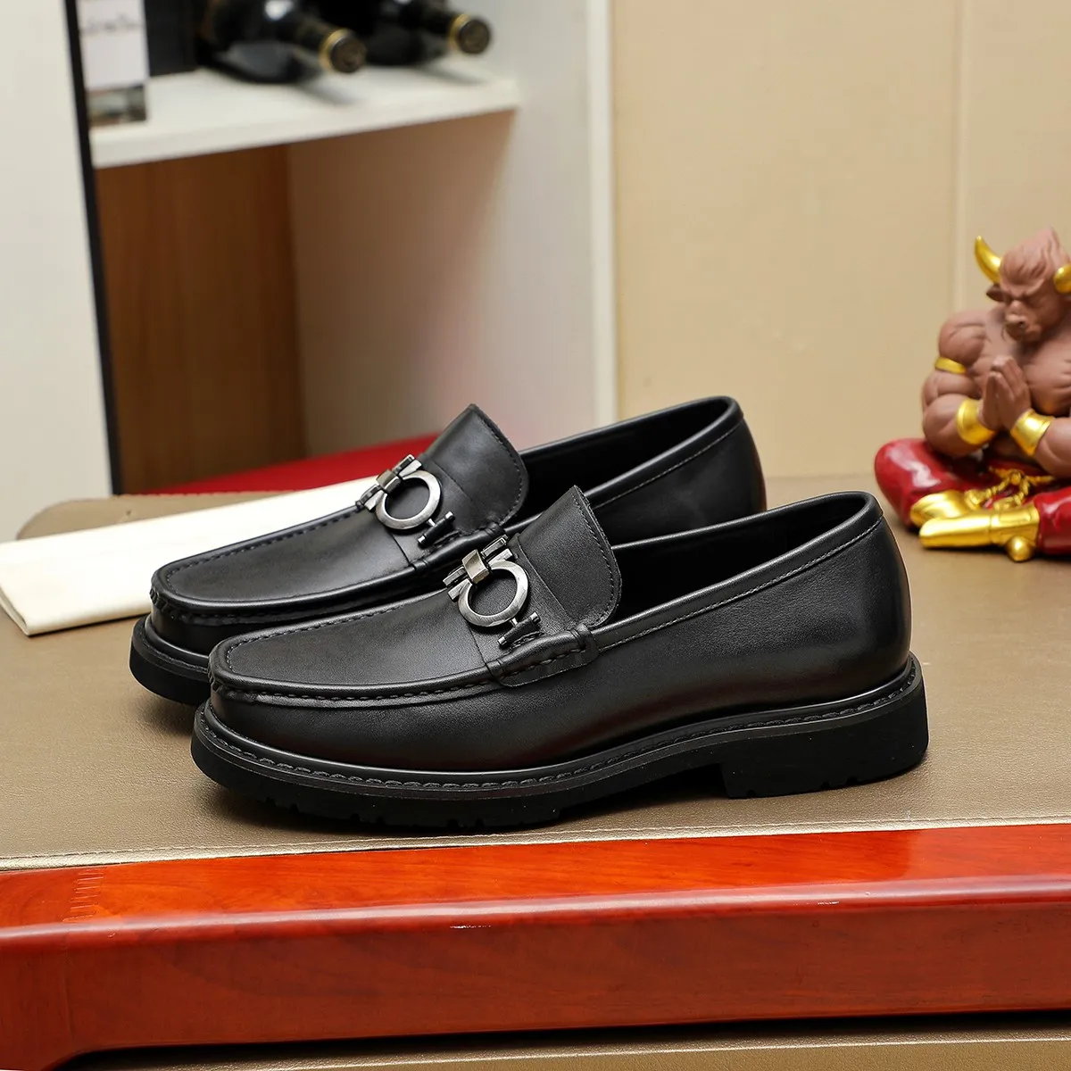 Men's shoes 💰500 Ferragamo [Ferragamo] top imported suit men's shoes 💯Original copy of the official website, product materials: selected imported embossed calfskin + luxury hardware buckle accessories ~ imported water-dyed cow 🐂 leather lining. Strong three-dimensional visual effect, original combination outsole, multiple colors available😘 Size: 38-44 (.45.46. Customized)